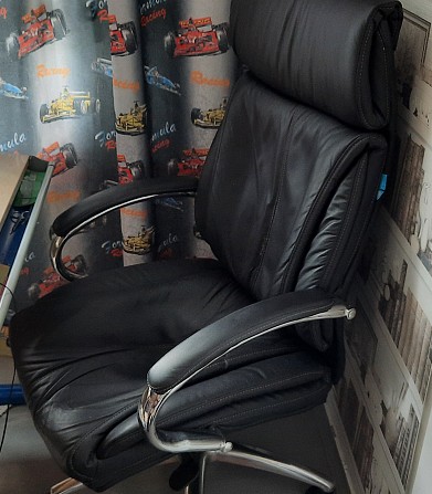 продам кресло игровое кожаное - изображение 1
