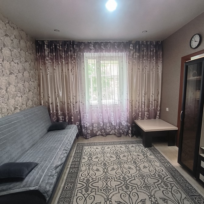 Продам 2х, ул. 8 июля 13, 2й этаж - изображение 1